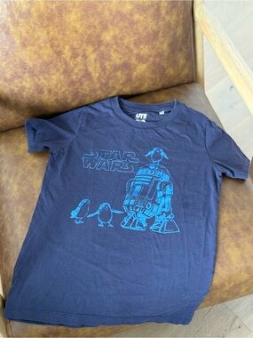Uniqlo Navy Star Wars R2-D2 Graphic Tee